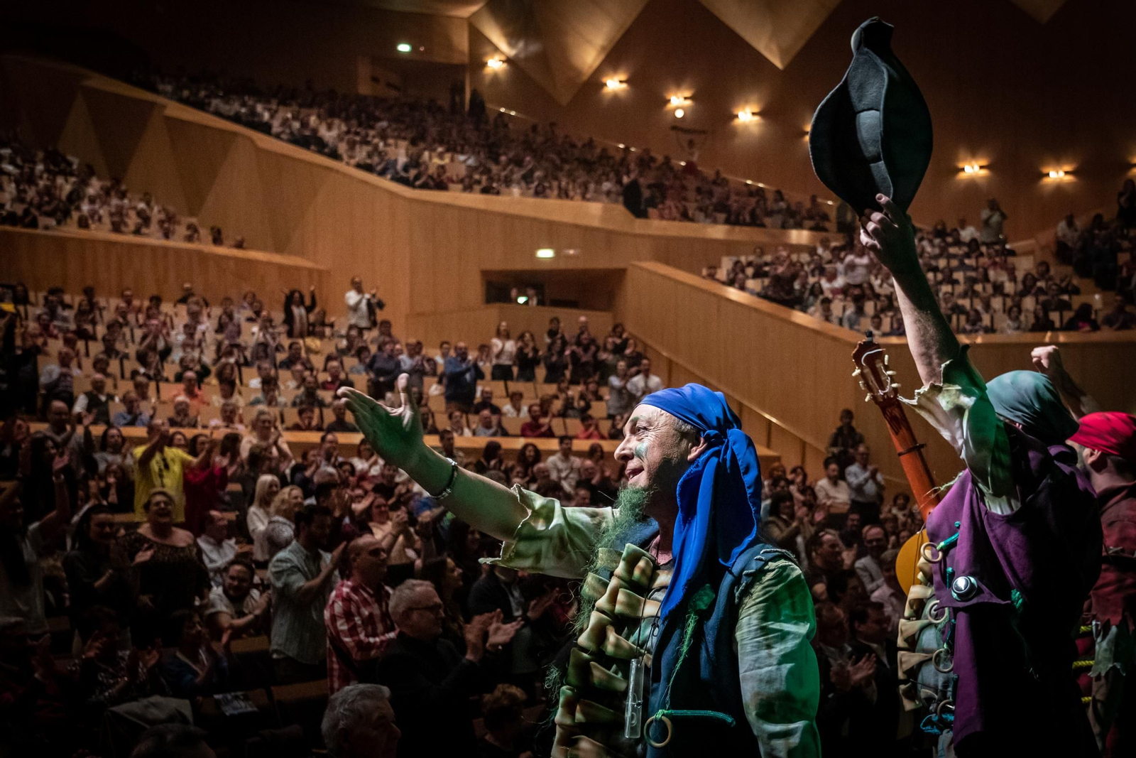La chirigota 'La maldición de la lapa negra' en la sala Mozart