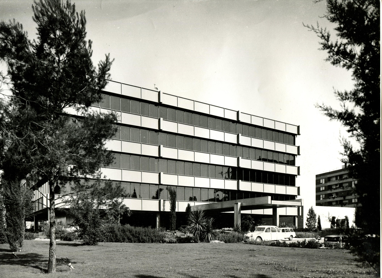 Así era la sede de Endesa en la avenida de la Borbolla antes de la reforma