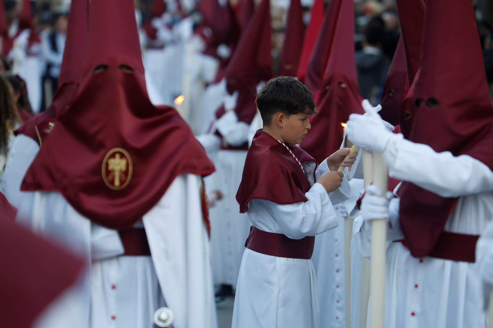 La procesión del Descendimiento en este Viernes Santo de Córdoba, en imágenes