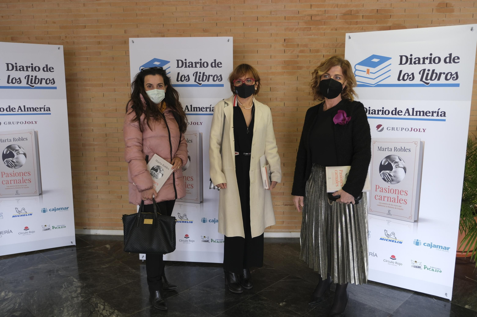 Fotogalería Diario de los Libros, con Marta Robles y su obra 'Pasiones carnales'