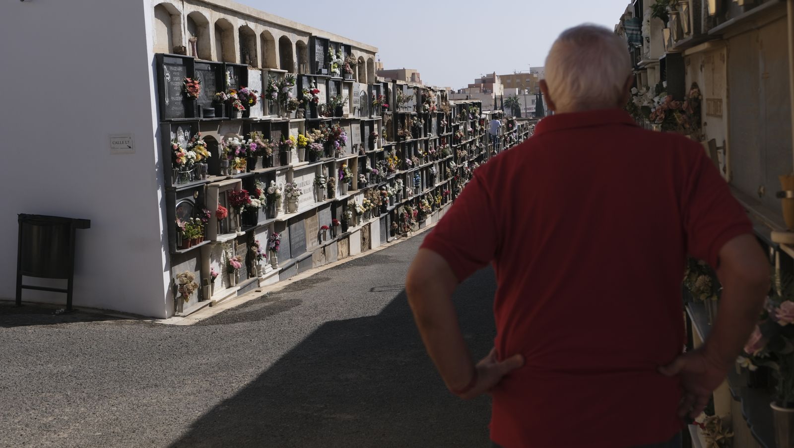 Imágenes del Día de Todos los Santos en el Cementerio de San José de Almería