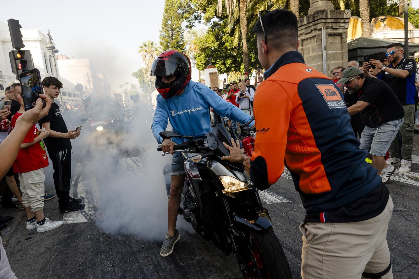 Las imágenes del viernes de Motorada en El Puerto por el Gran Premio de Motociclismo de Jerez 2025