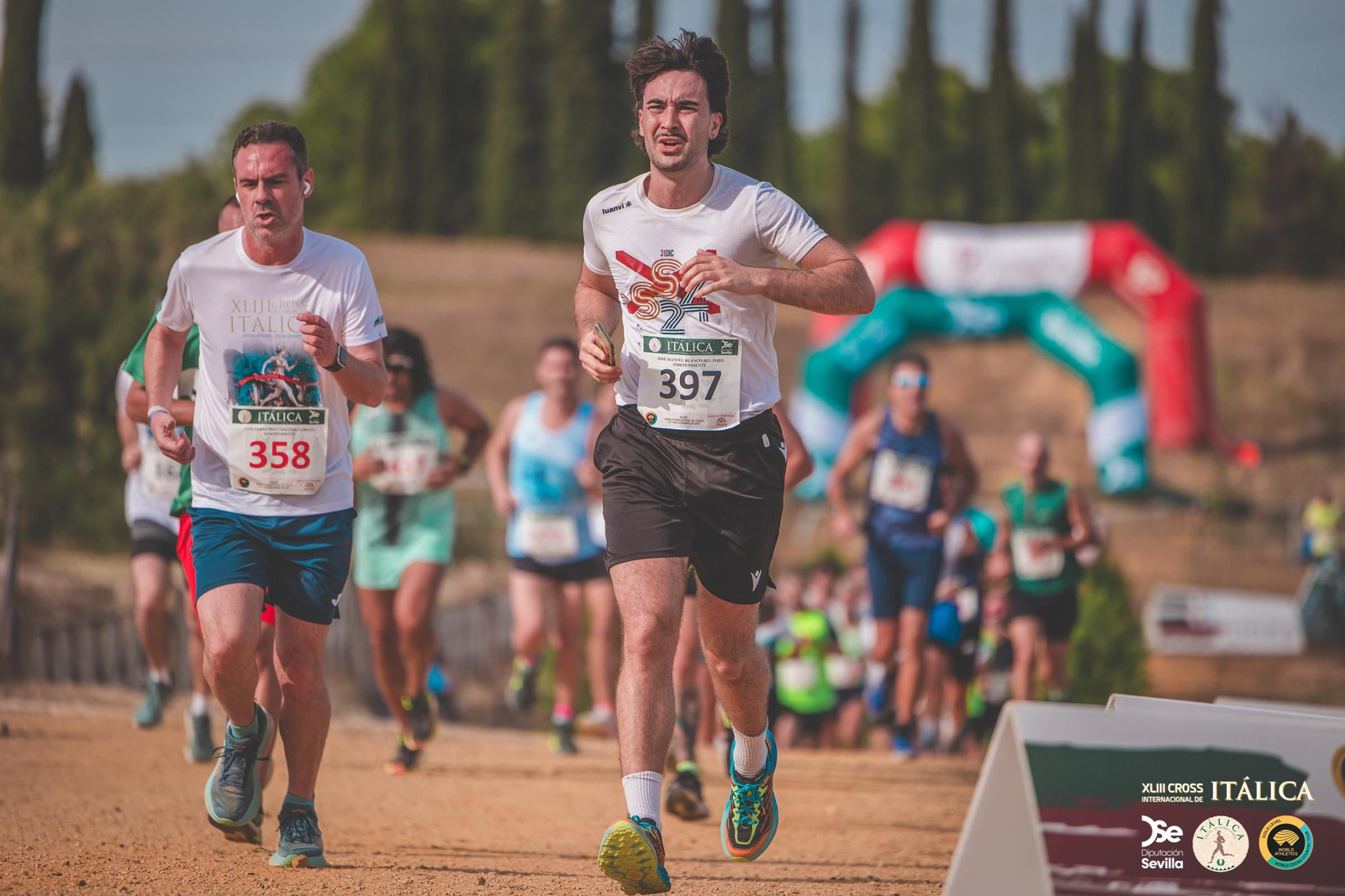 Búscate en las fotos del Cross de Itálica 2025 | 2