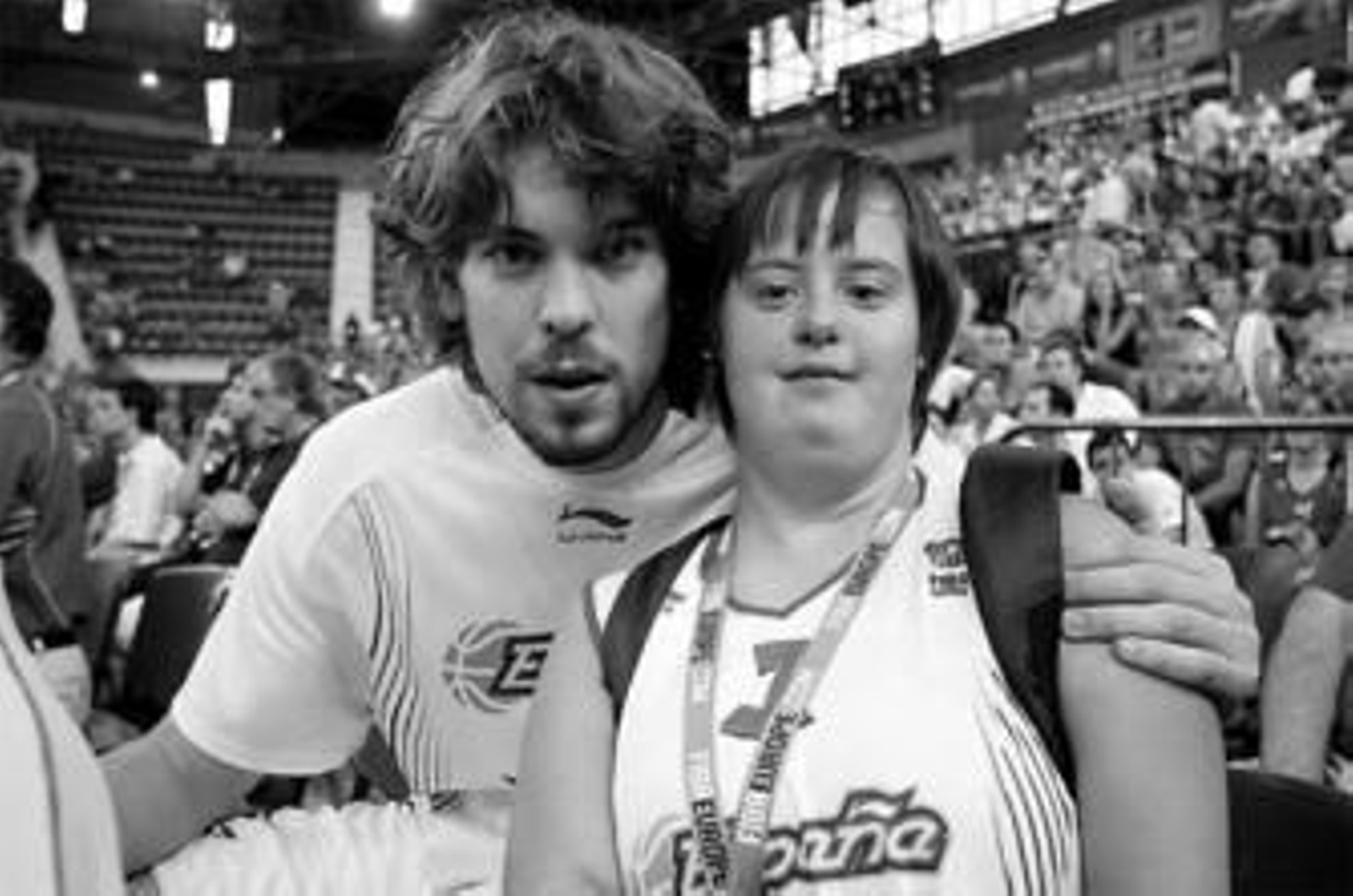 Marc Gasol posa con Laura Rubia durante el pasado Europeo, en Sevilla. Marc Gasol posa con Laura Rubia durante el pasado Europeo, en Sevilla.
