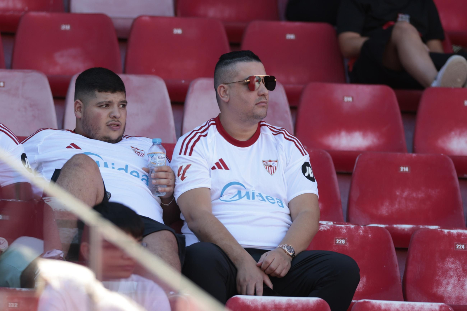 Búscate en las fotos del Sevilla FC - Barcelona