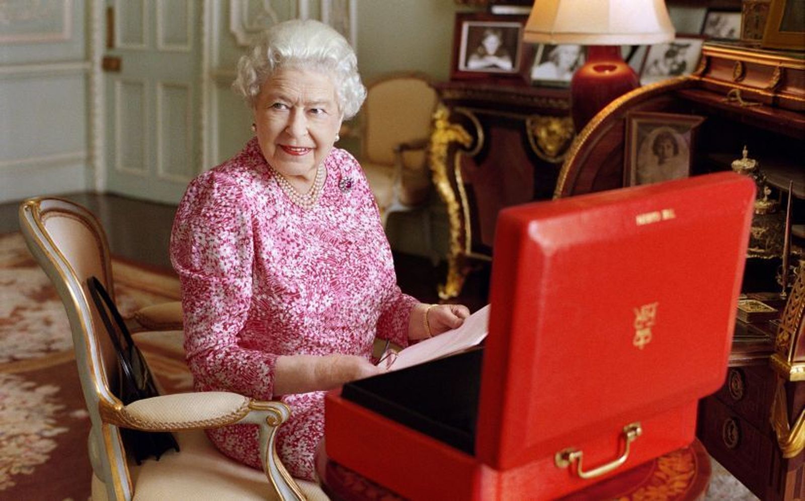 Isabel II, despachando asuntos en Windsor en una imagen de archivo.