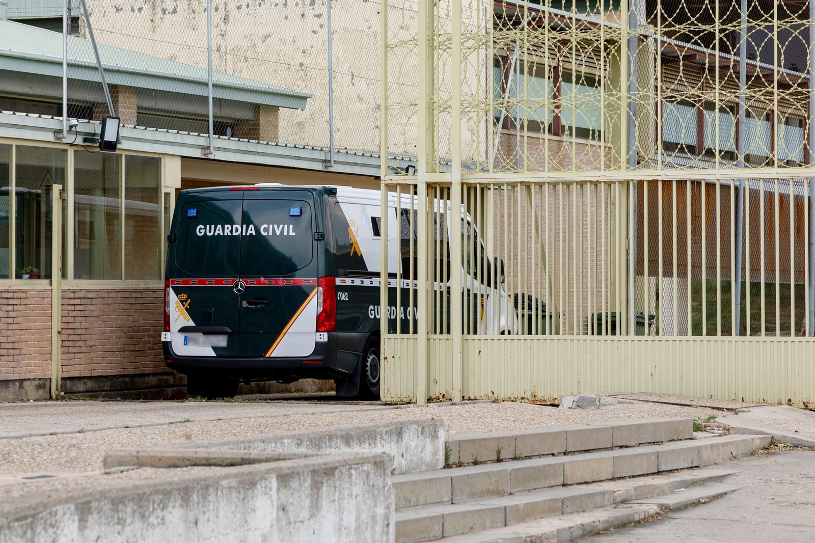 Prisiones decide no informar a la UCO de las visitas de Santos Cerdán en la cárcel.