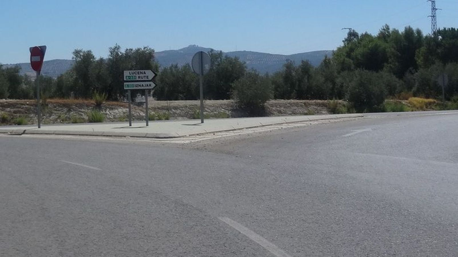 Tramo de la A-331 a su paso por Lucena.