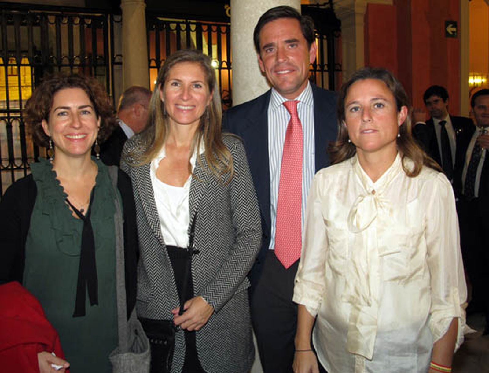 Blanca Hernández, Claudia Hernández (Real Club de Golf de Sevilla), el torero Eduardo Dávila Miura y Carmen Escudero.

Foto: Victoria Ramírez
