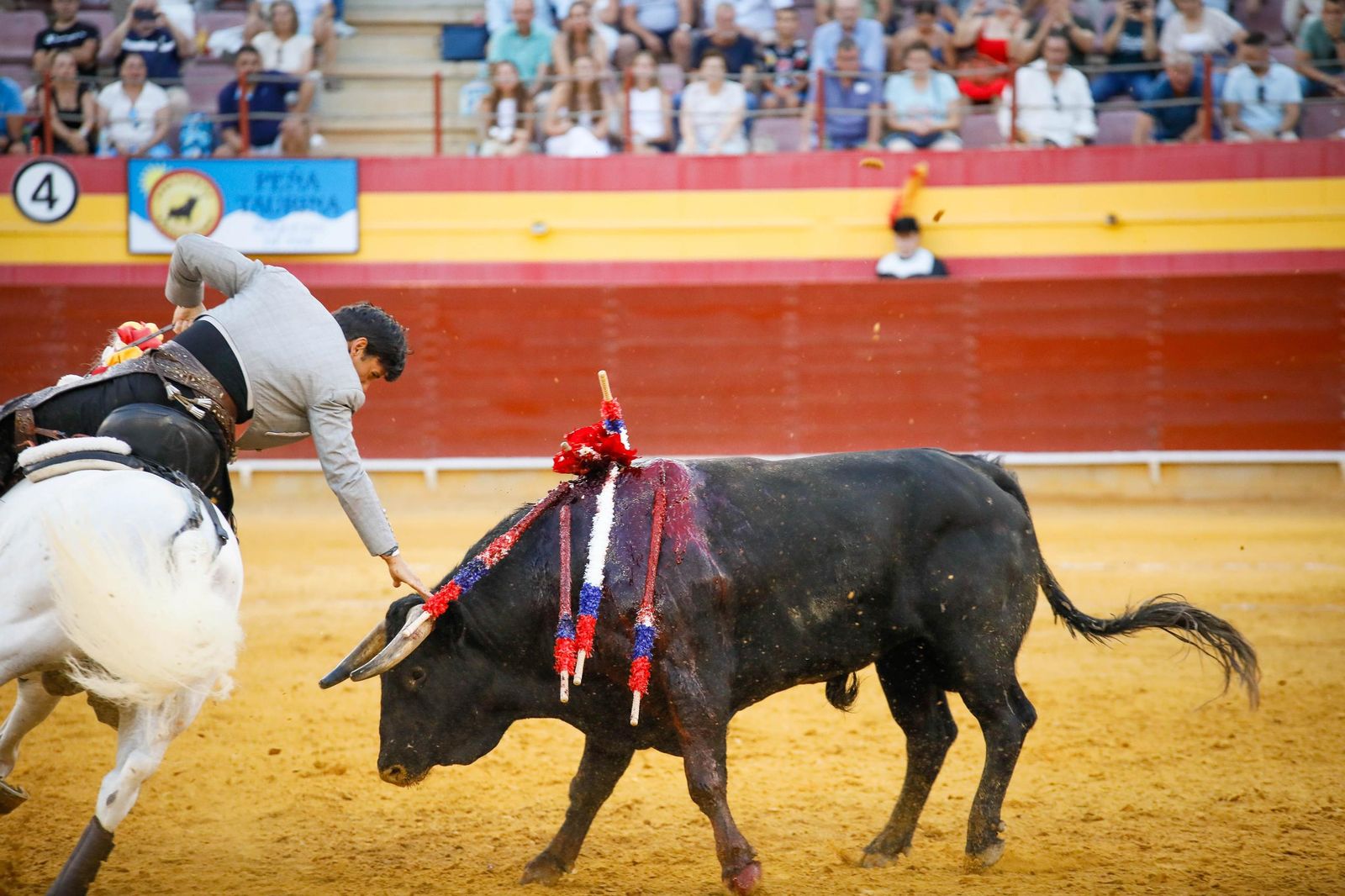 Imágenes de la corrida de toros en Roquetas de Mar