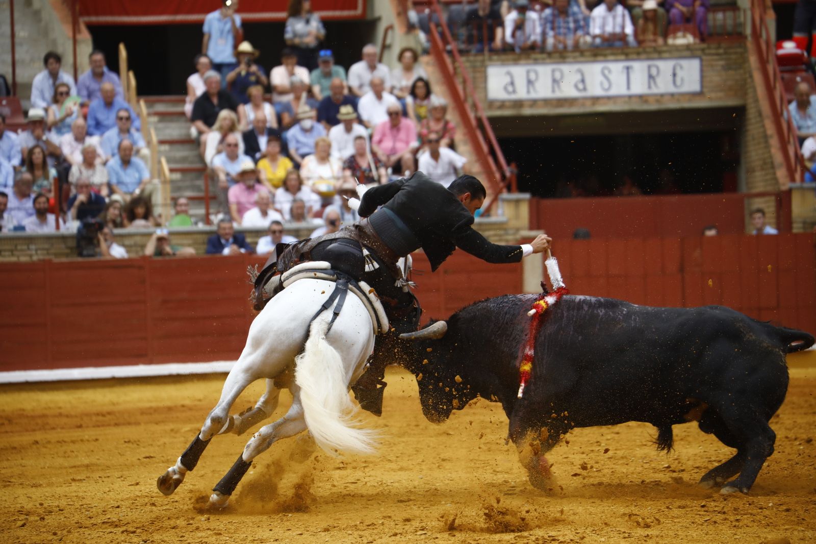La corrida mixta de Diego Ventura, Morante de la Puebla y Pablo Aguado en Córdoba, en imágenes