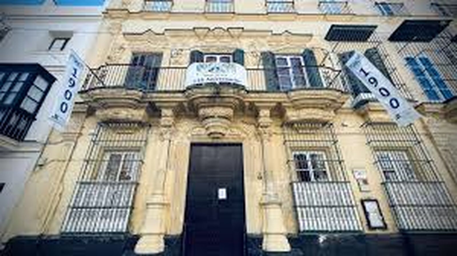 La fachada de la Academia de Bellas Artes Santa Cecilia.