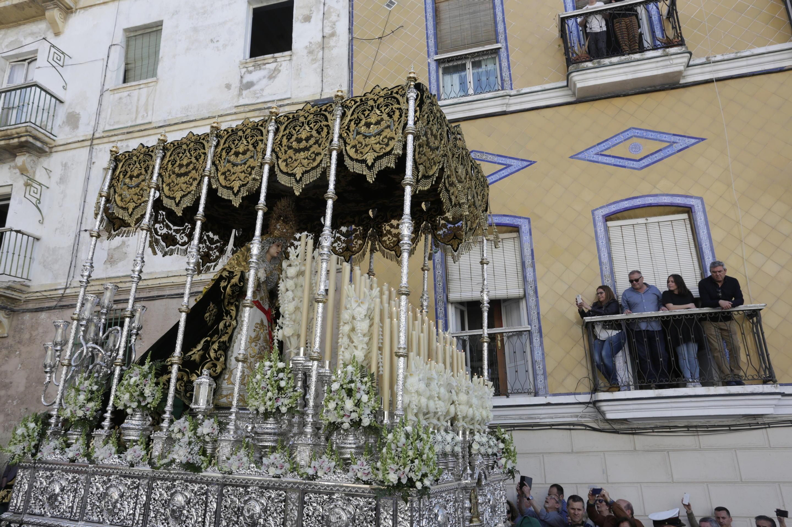 La Virgen de la Esperanza por Santo Domingo.