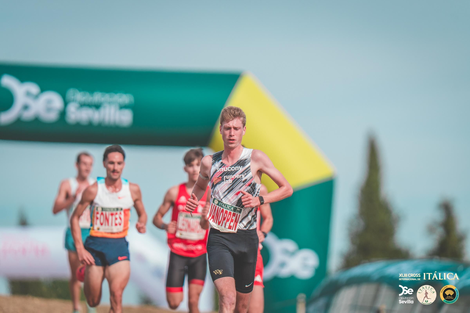 Búscate en las fotos del Cross de Itálica 2025 | 12