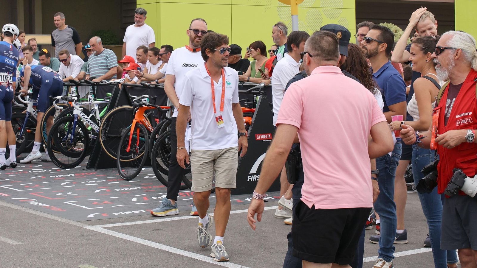 Así fue la salida de la Vuelta España desde Carrefour Sur en Jerez