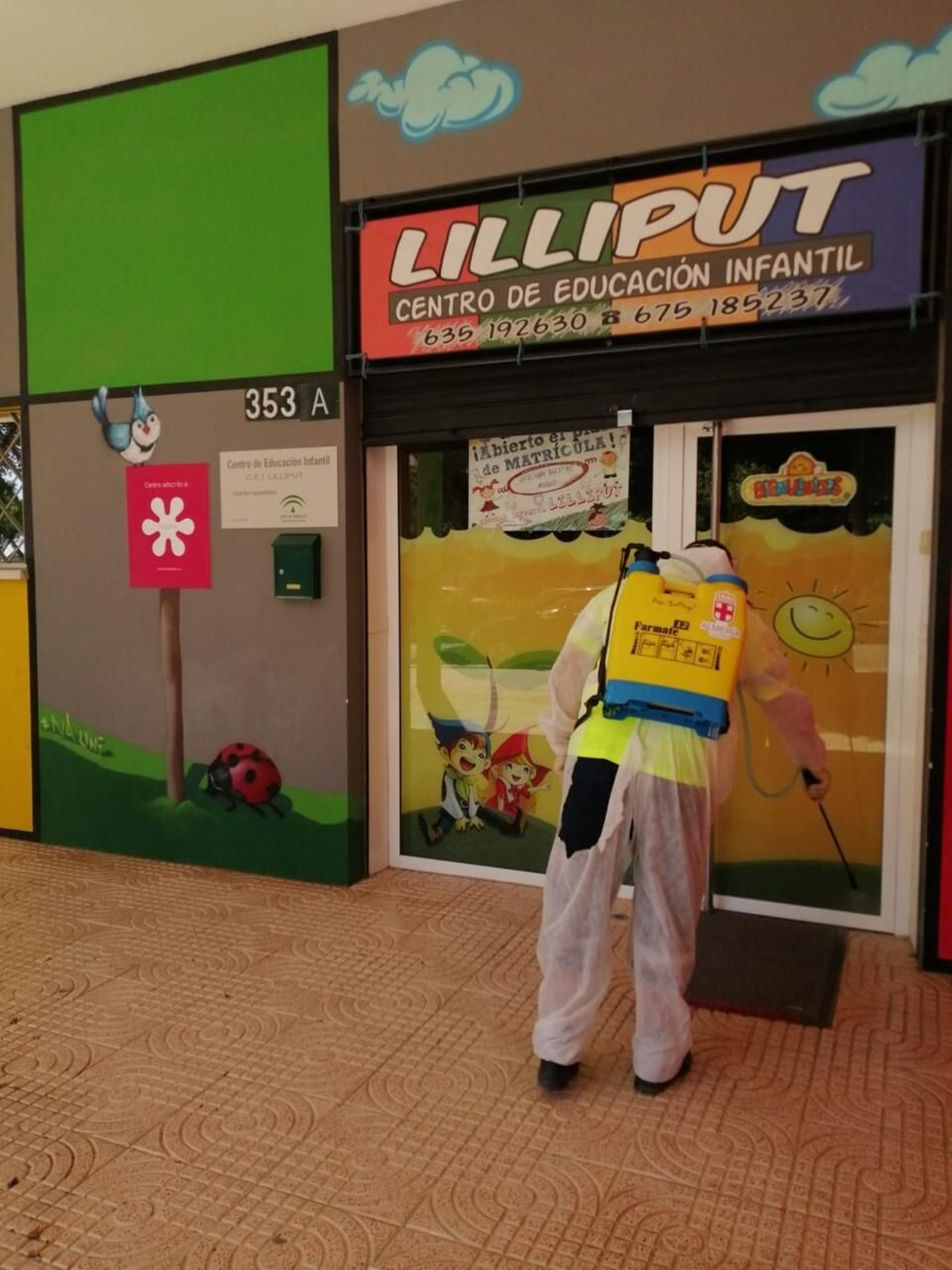 Desinfección en centros de educación de la capital