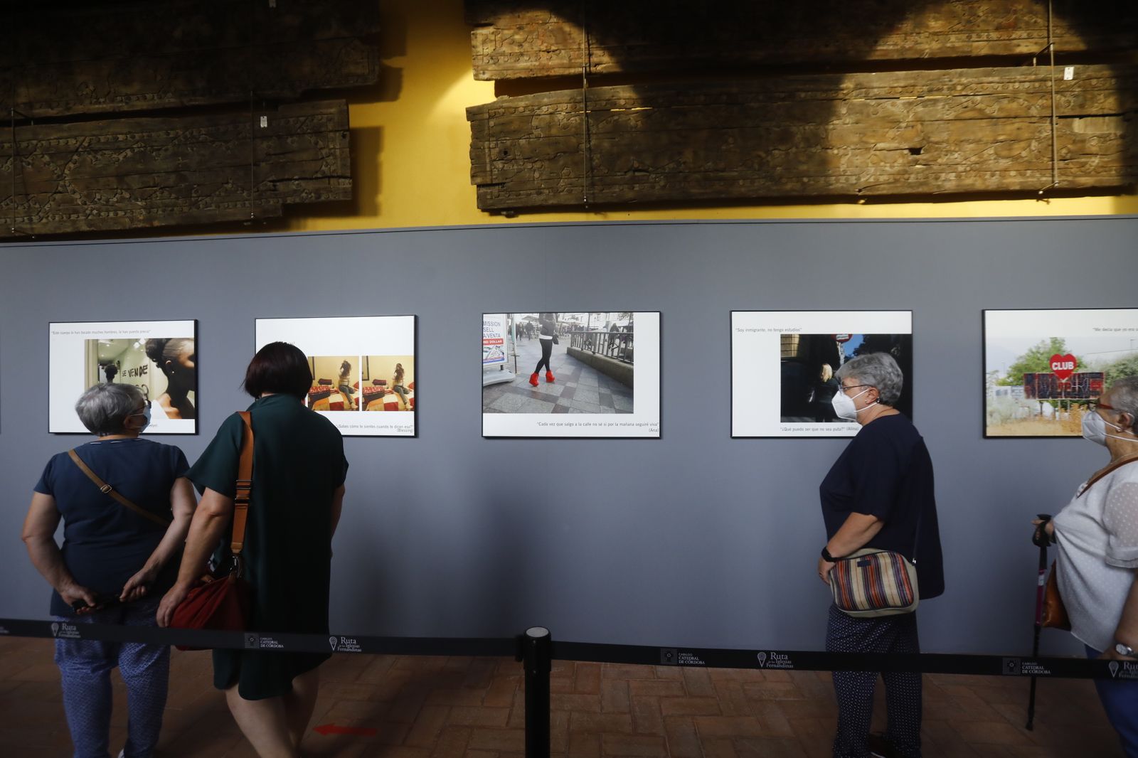 La exposición fotográfica del Patio de los Naranjos, en fotografías