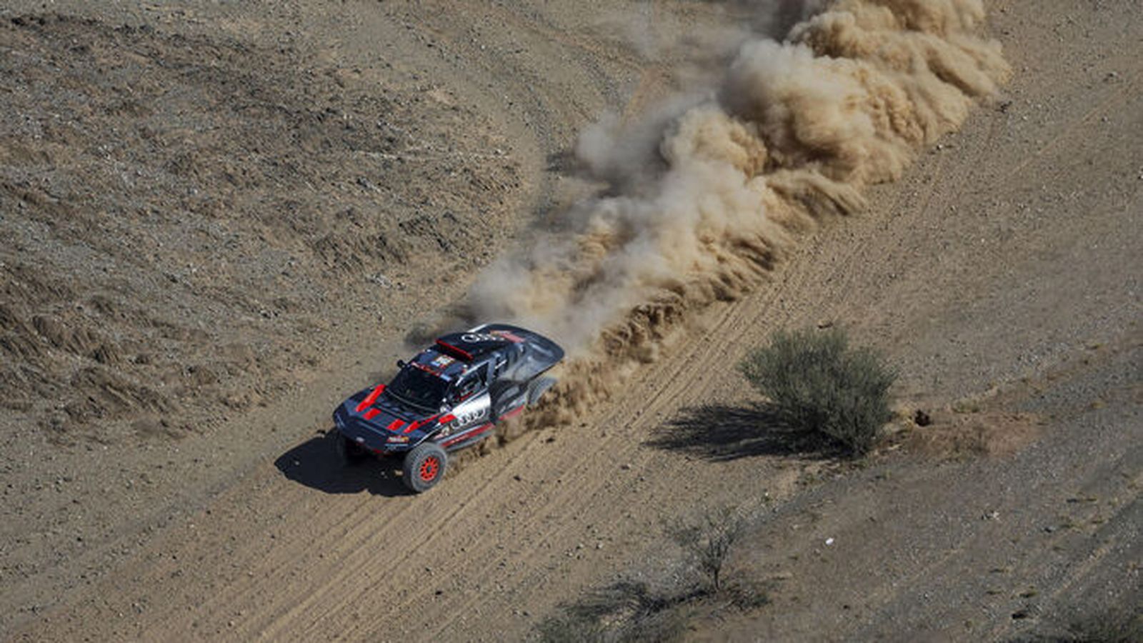 Carlos Sainz y Lucas Cruz, en la etapa del domingo del Dakar.