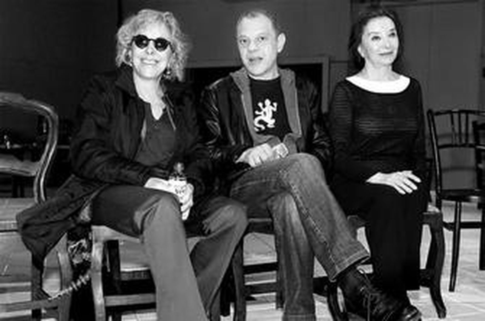 El director teatral Lluís Pasqual y las actrices Núria Espert (d) y Rosa Maria Sardà (i).