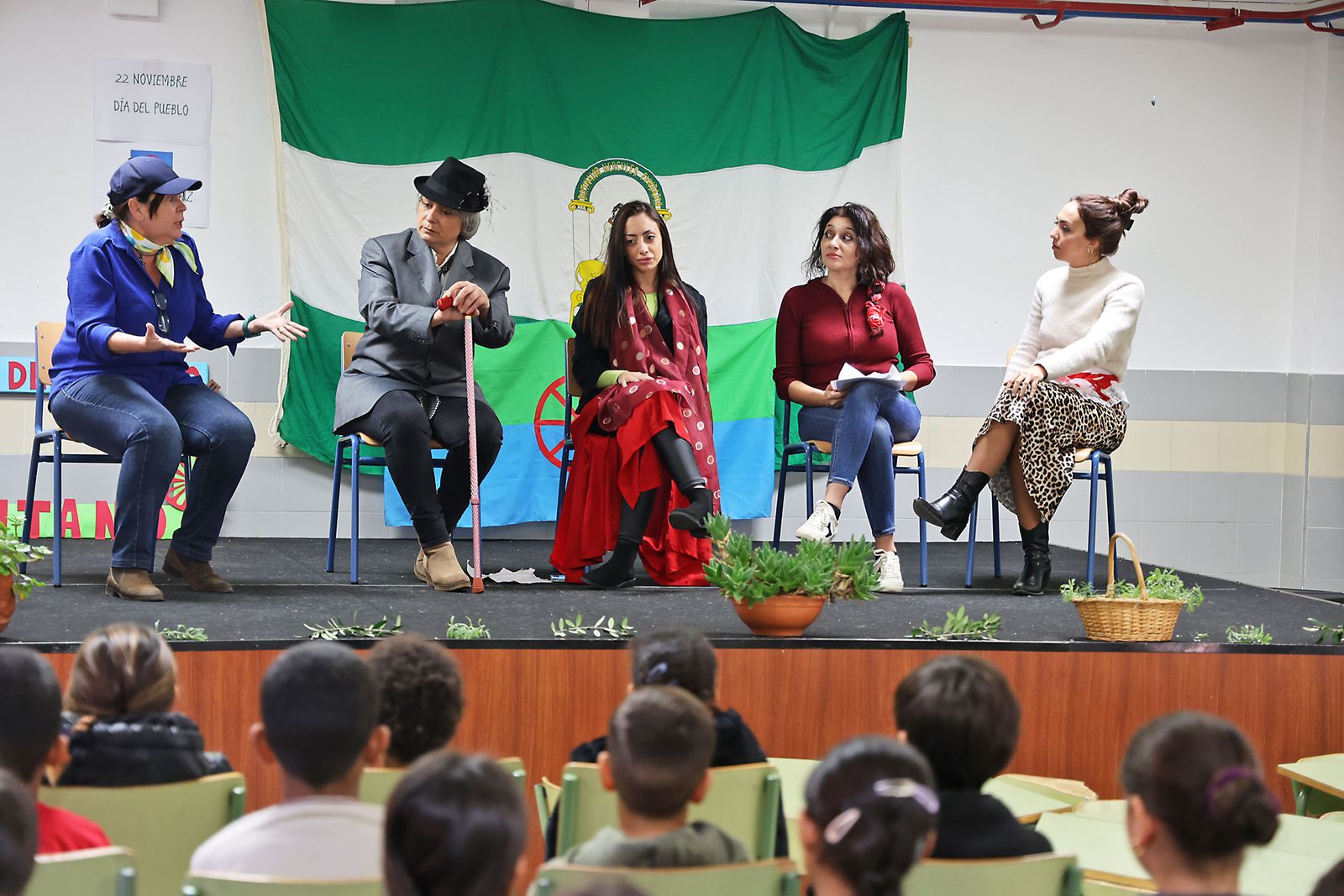 Imágenes del Día del Pueblo Gitano Andaluz. En el CEIP Andalucía..