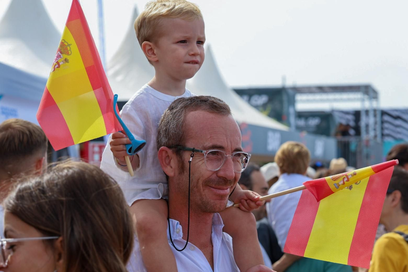 Búscate en SailGP Cádiz: La ciudad disfruta del ambiente del domingo con las actividades, las carreras y los bares