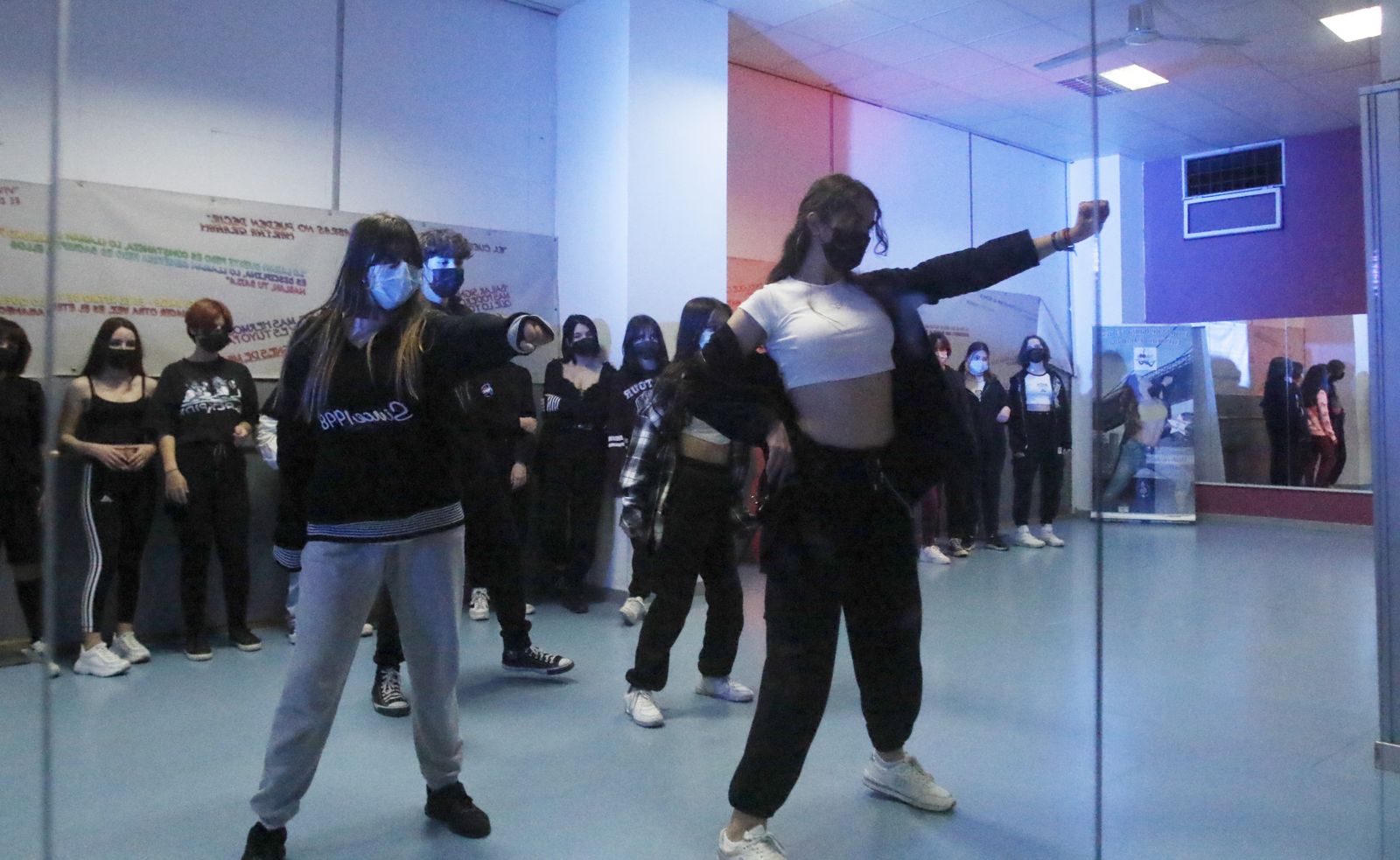Las fotografías de una clase de K-pop en Córdoba, el baile coreano de moda