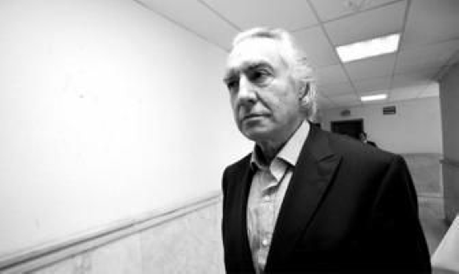 Pedro Román pagó la fianza por el caso Malaya, pero no obtuvo el permiso hasta ahora porque debía cumplir una condena por otra causa.