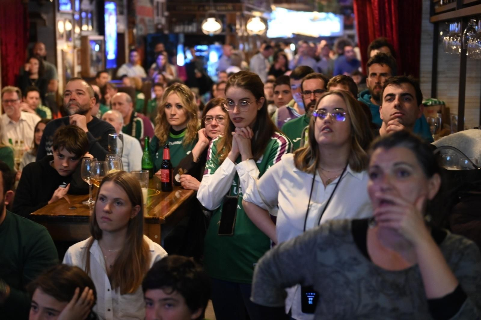 La fiesta del Le Grand Café del Centro con el Unicaja, en imágenes