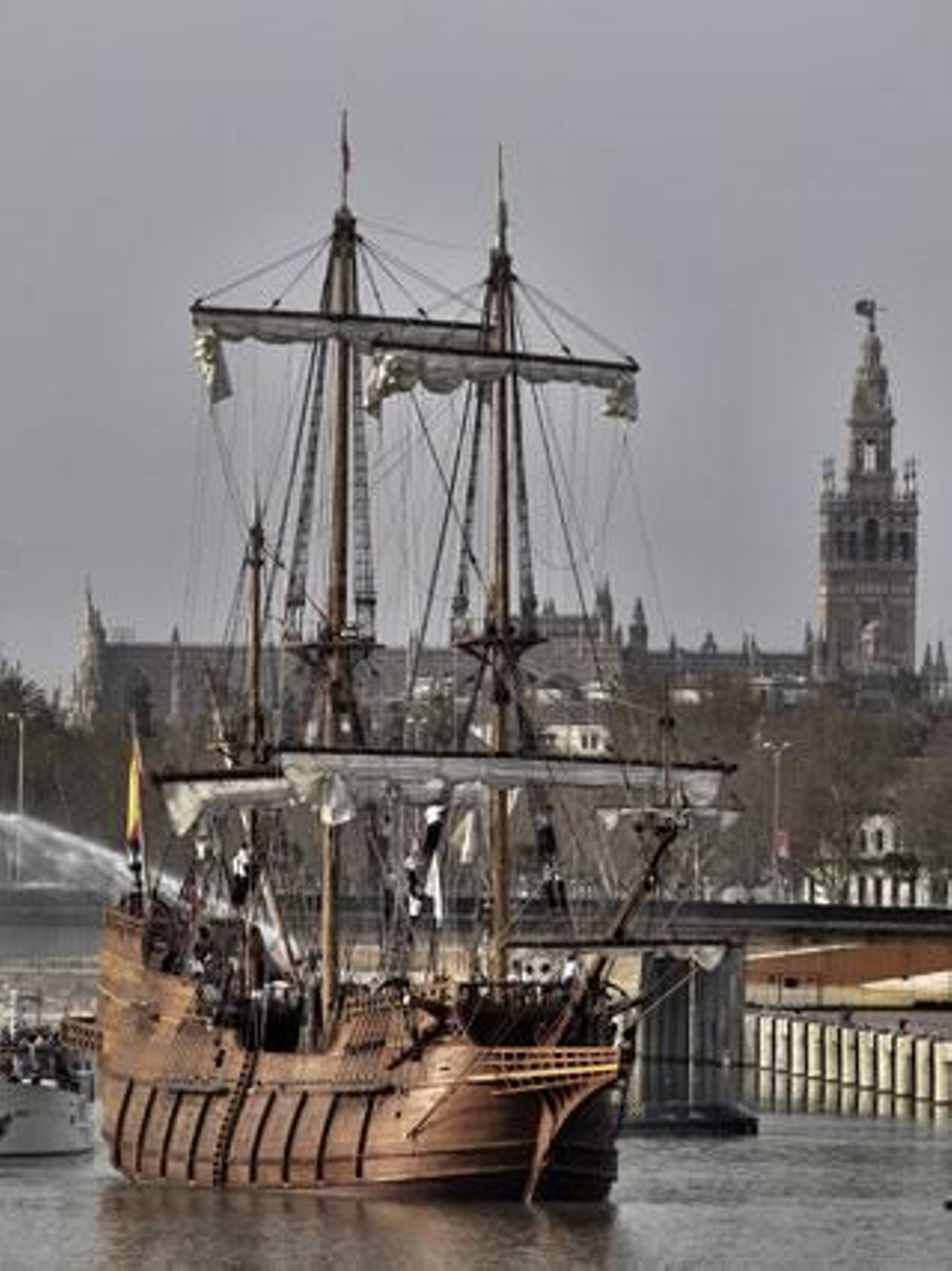 La nave, con la Giralda al fondo. 

Foto: Antonio Pizarro