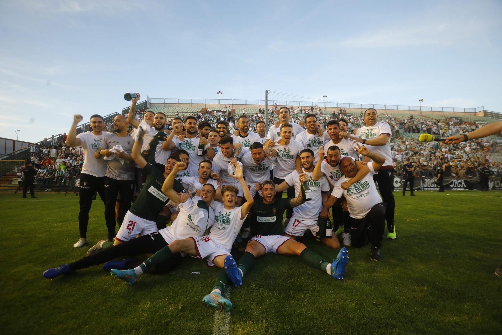 Las imágenes de la fiesta del ascenso del Córdoba CF en Mérida