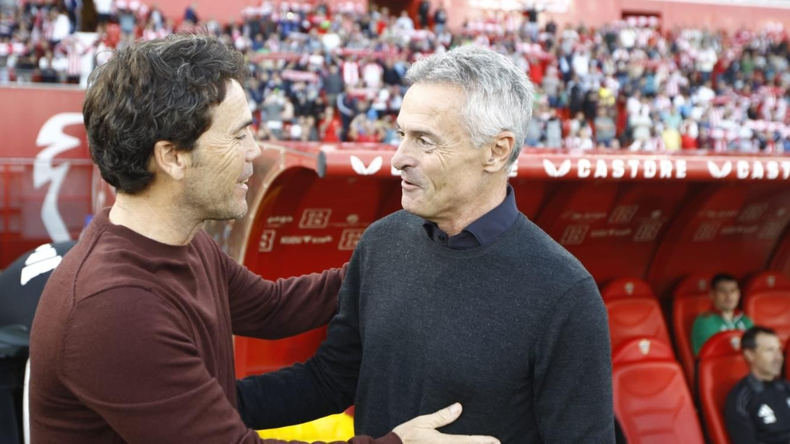 Rubi y Fran Escribá se saludan antes del comienzo de las hostilidades.
