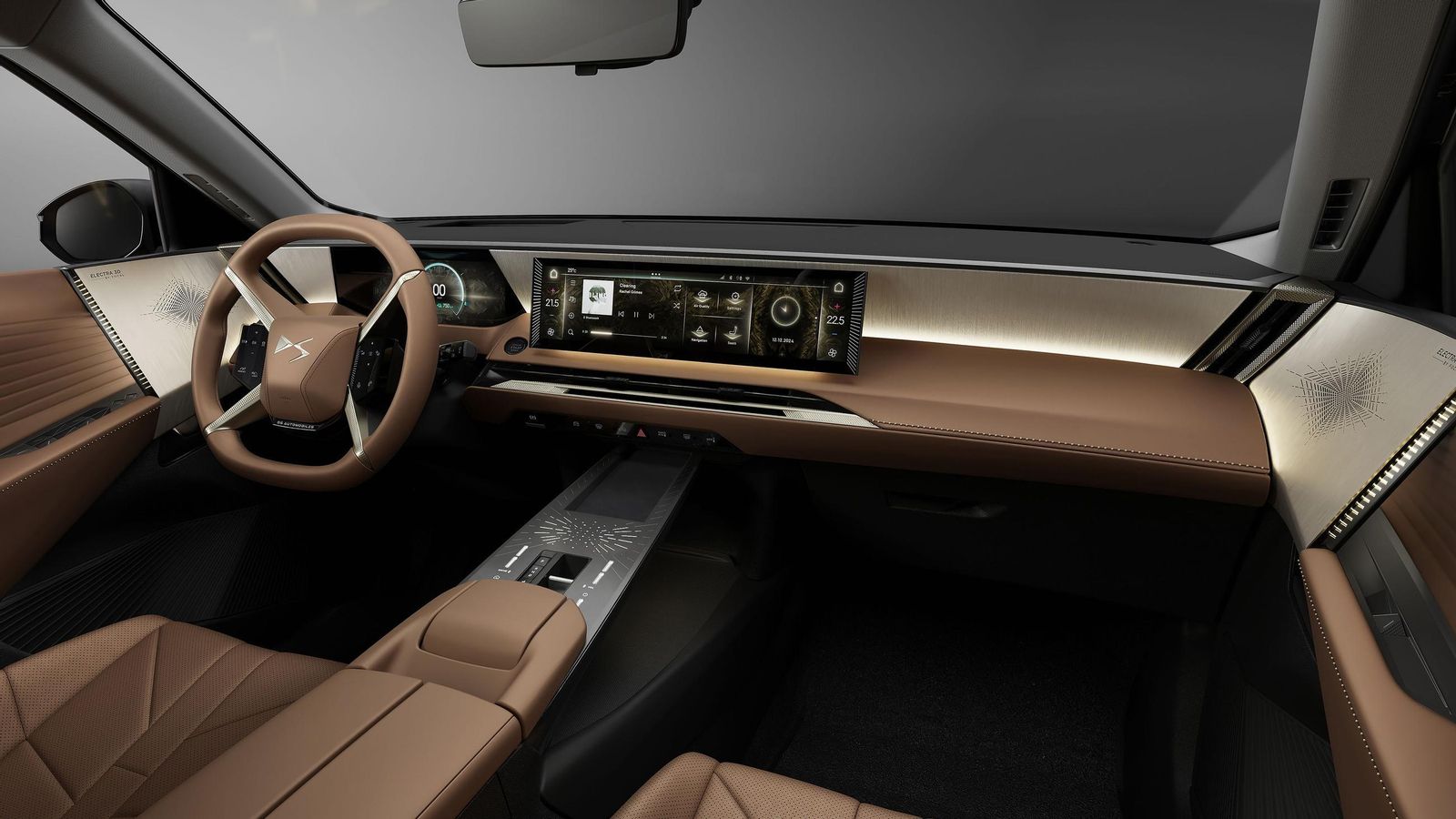 El DS N°8 pretende representar en su interior el sentido del lujo a la francesa a través de los patrones decorativos y pespuntes, así como el uso del cuero Nappa curtido ecológicamente.