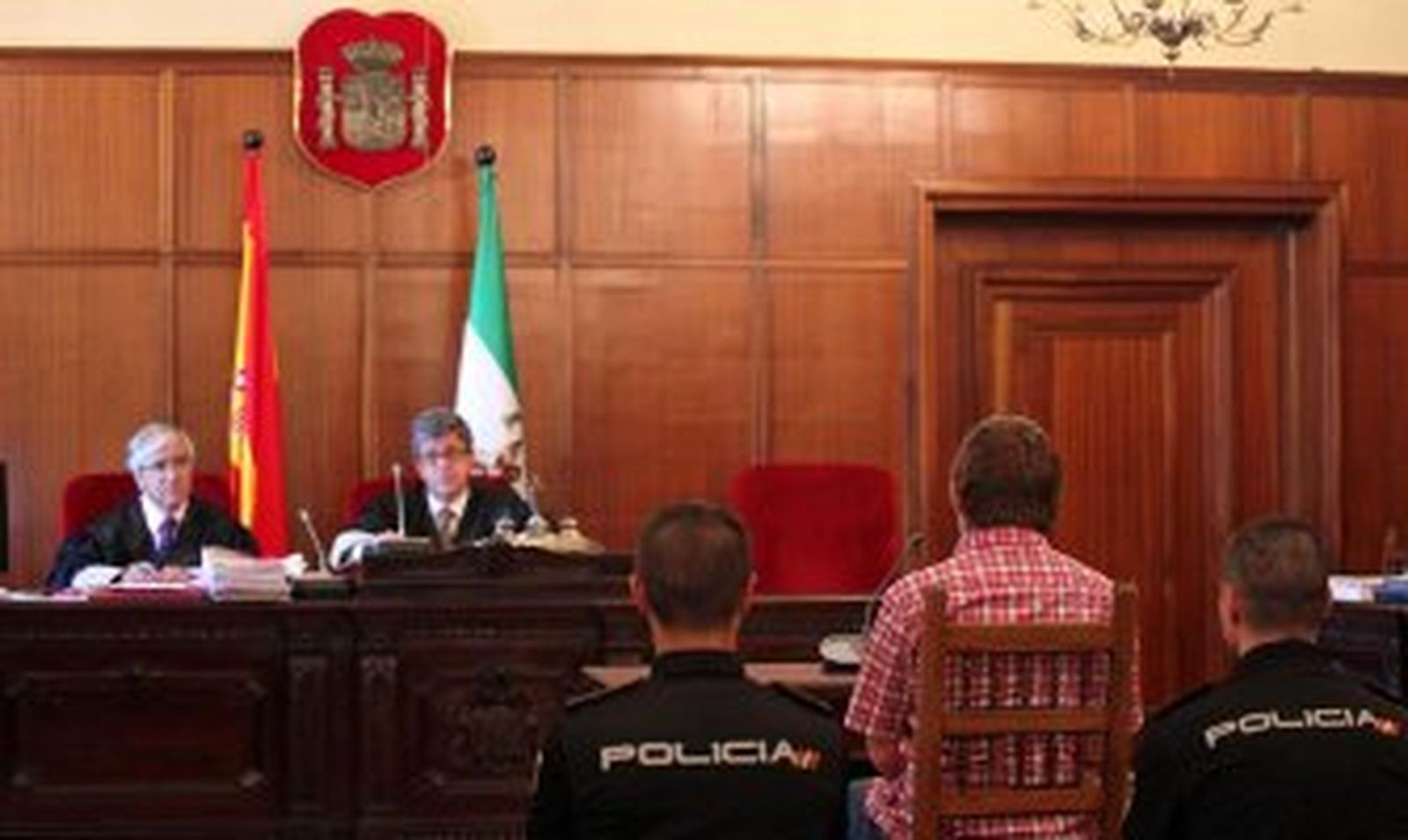 El acusado admite que mató al comerciante de la Alameda pero alega que "perdió la cabeza"