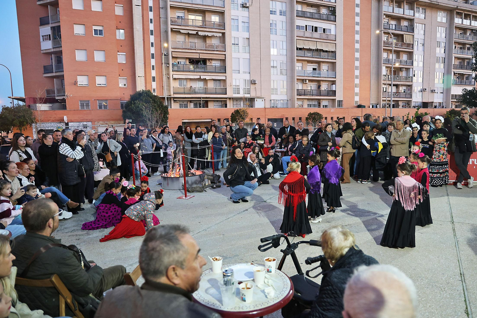 Imágenes del ambiente en la Zambomba Sor Eusebia