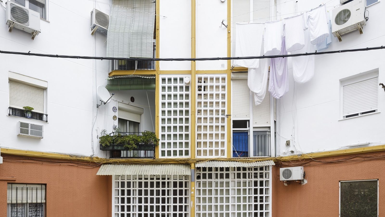 Uno de los patios interiores de los edificios.