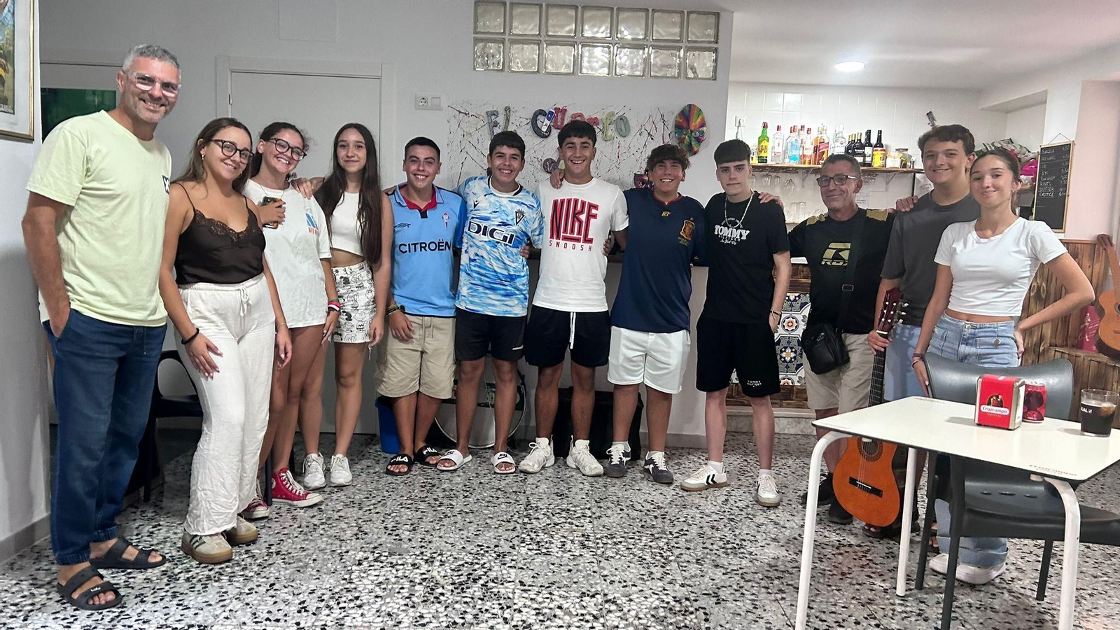 La chirigota juvenil 'Los Lamine Yamal de Santa María del Mar'. La chirigota juvenil 'Los Lamine Yamal de Santa María del Mar'.