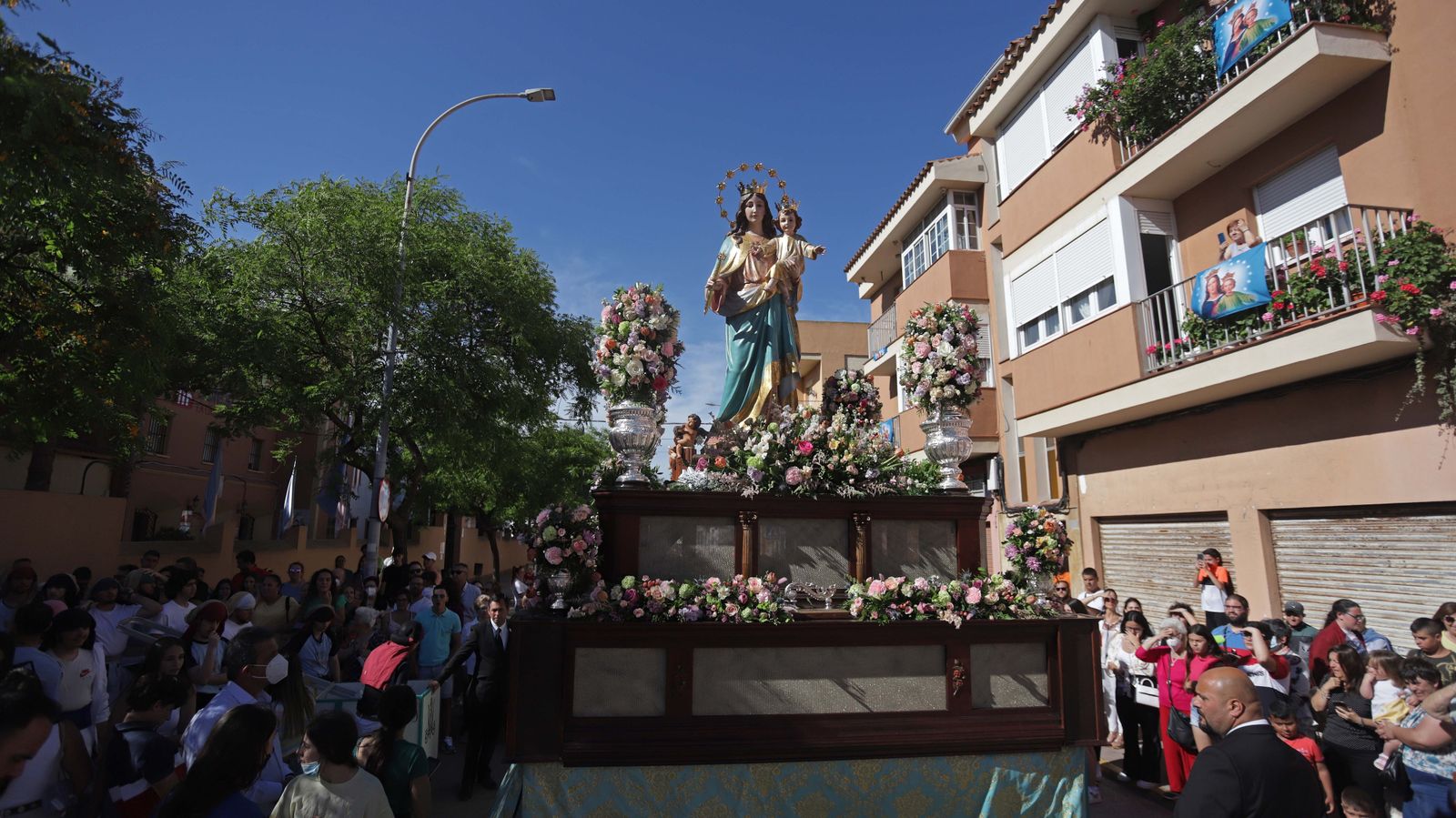 Fotos de la procesión de María Auxiliadora en La Línea