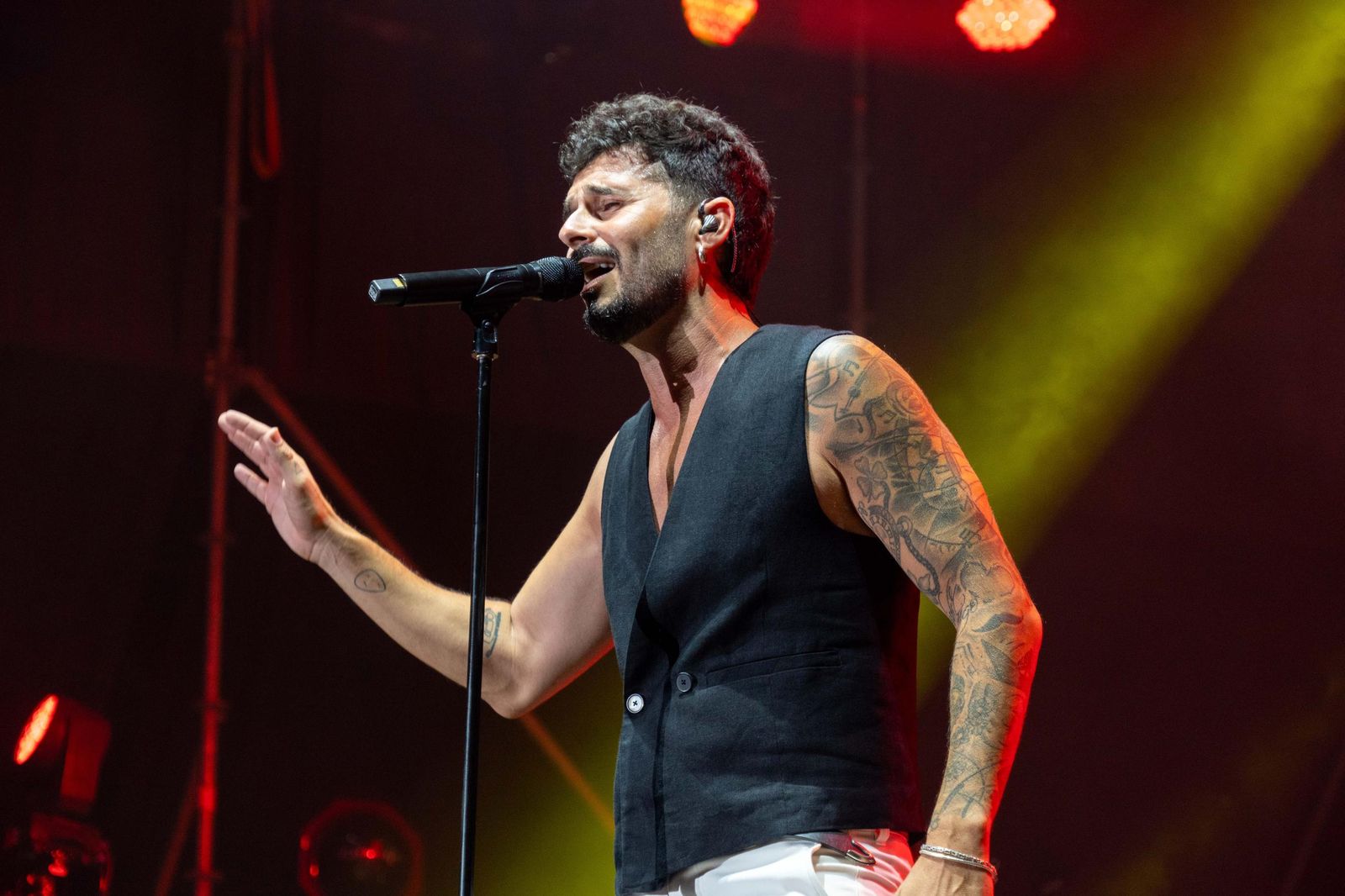 Colombinas 2025: El concierto de Antoñito Molina en las Fiestas Colombinas en imágenes