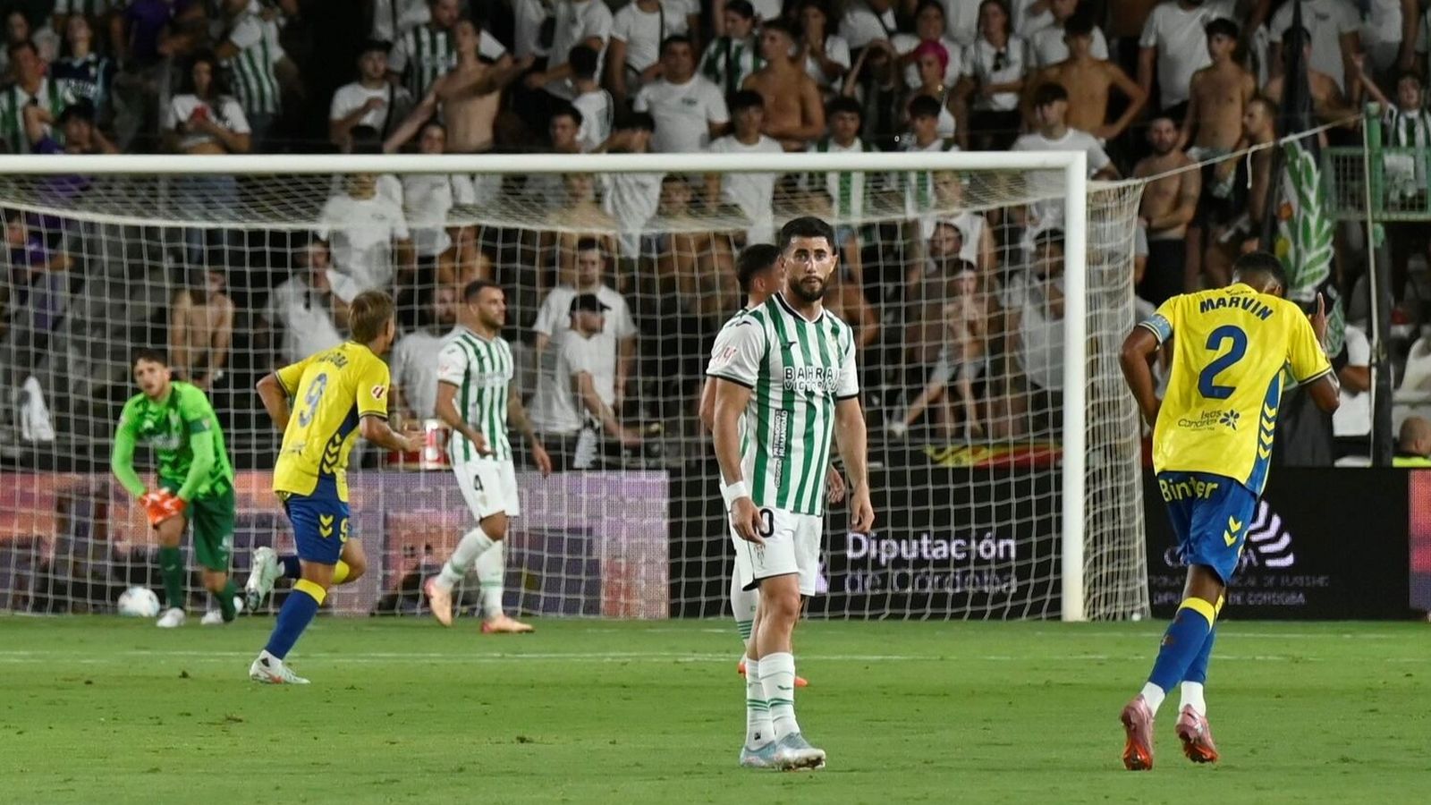 Jacobo, abatido tras uno de los tres goles que el Córdoba CF recibió ante Las Palmas en su primer partido del curso 2025-26 en El Arcángel.