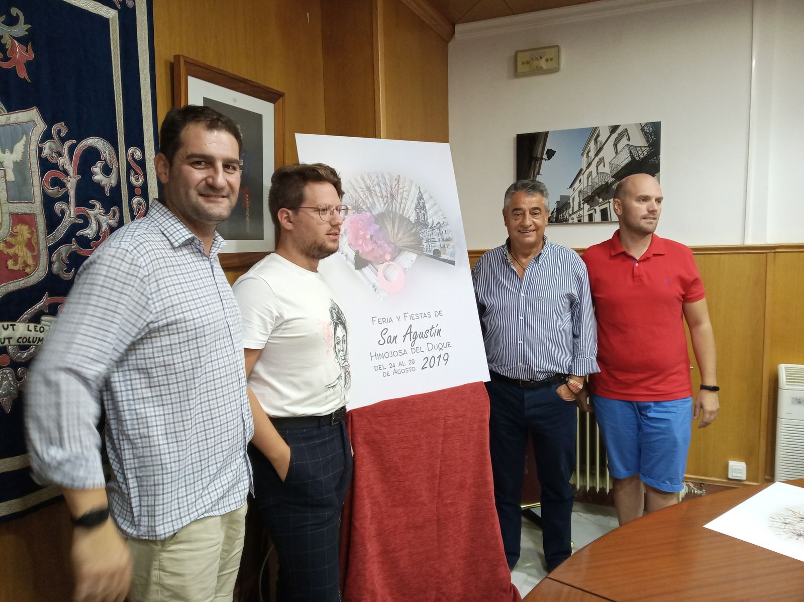 Presentación del cartel de la Feria de San Agustín de Hinojosa del Duque.