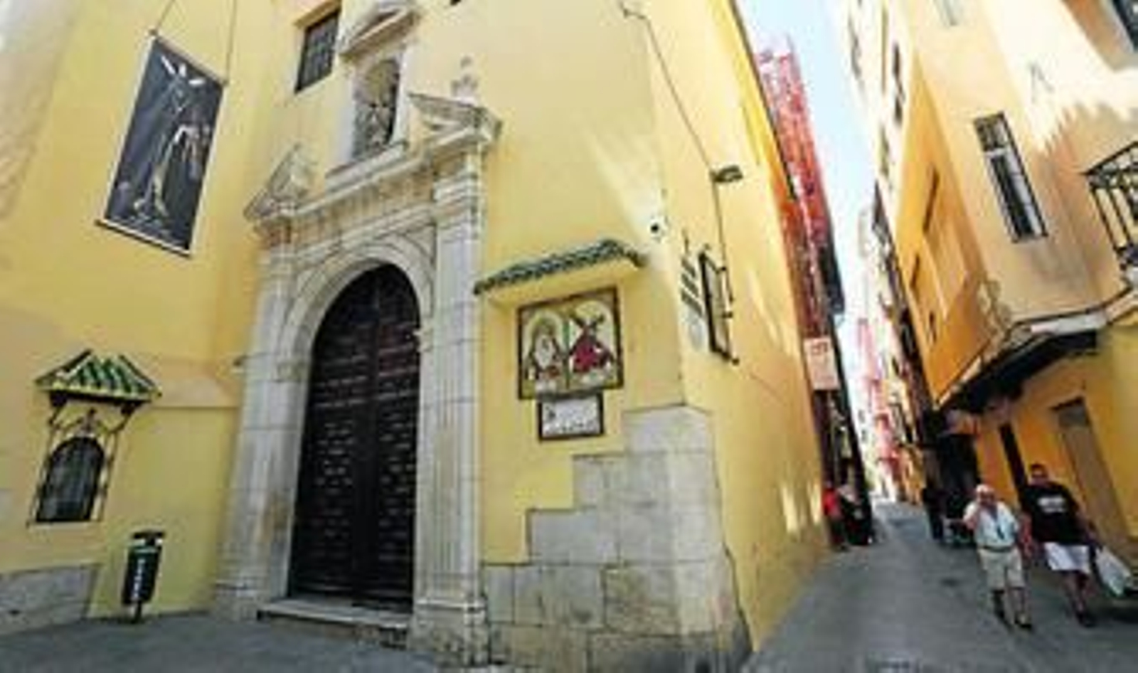 Parte del convenio del siglo XVIII en venta, situado en la calle Andrés Pérez.
