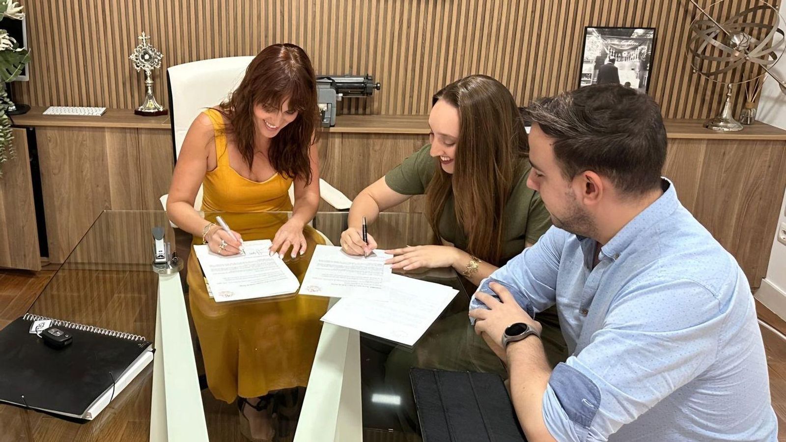 Firma del contrato de la primera fase de ejecución del paso de María Auxiliadora