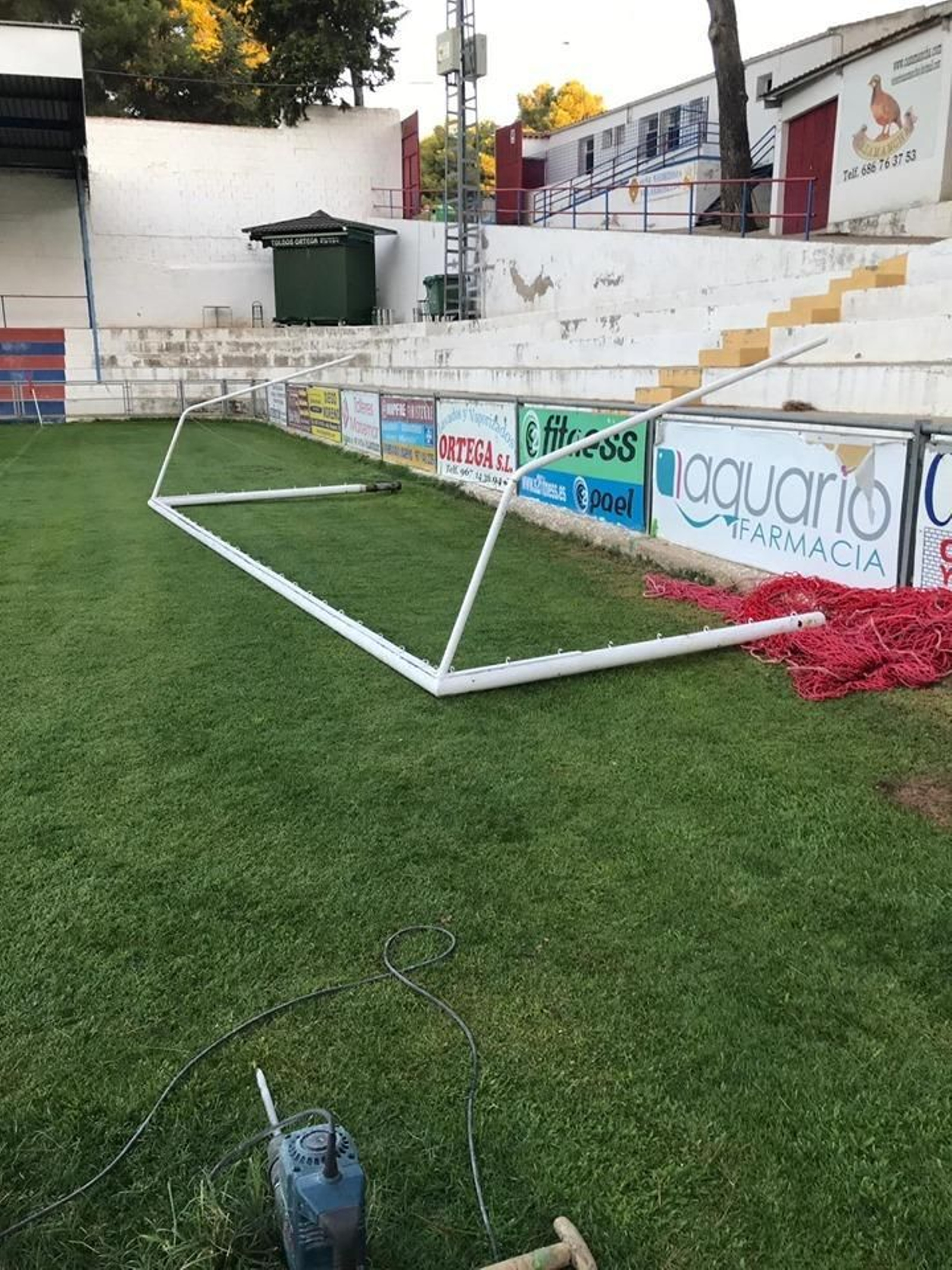 Las porterías que están siendo instaladas en El Barranco