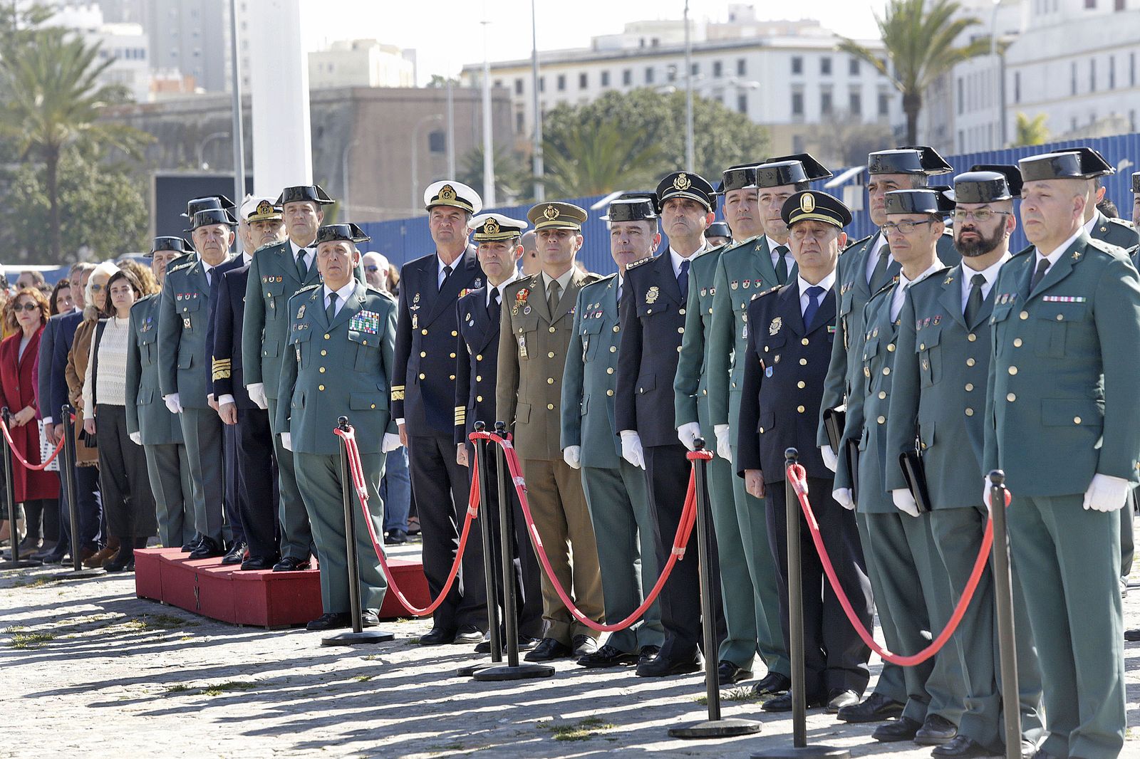 Imágenes del ministro Marlaska en la entrega de una patrullera a la Guardia Civil en Cadiz