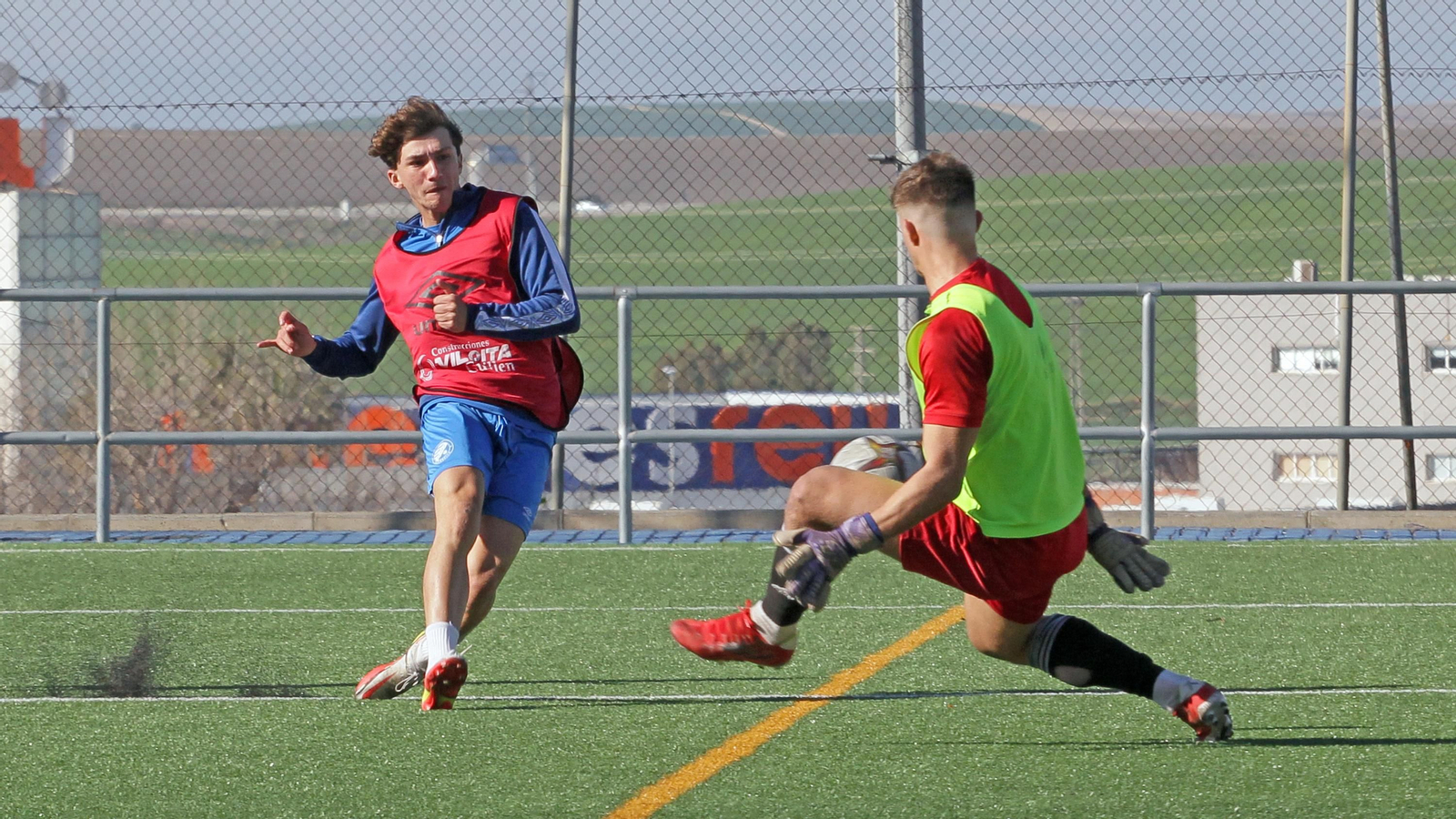 Pepe Sainz, en un entrenamiento con el primer equipo azulino.