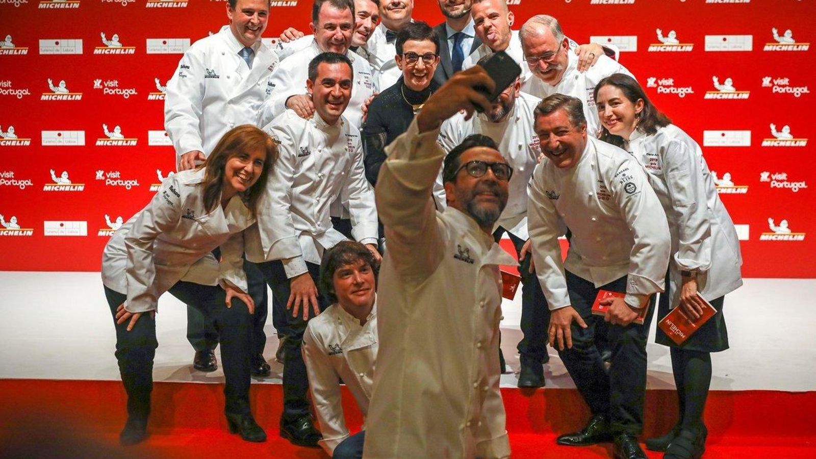 Algunos chefs con 'estrella' se fotografían en una de las galas.