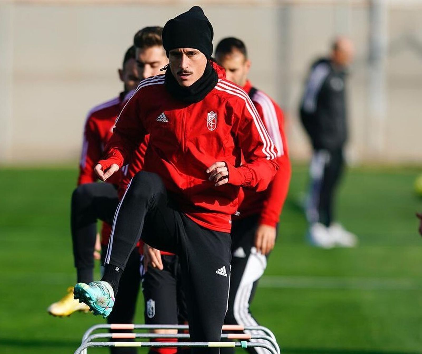 Varios jugadores del Granada CF durante el entrenamiento del pasado sábado
