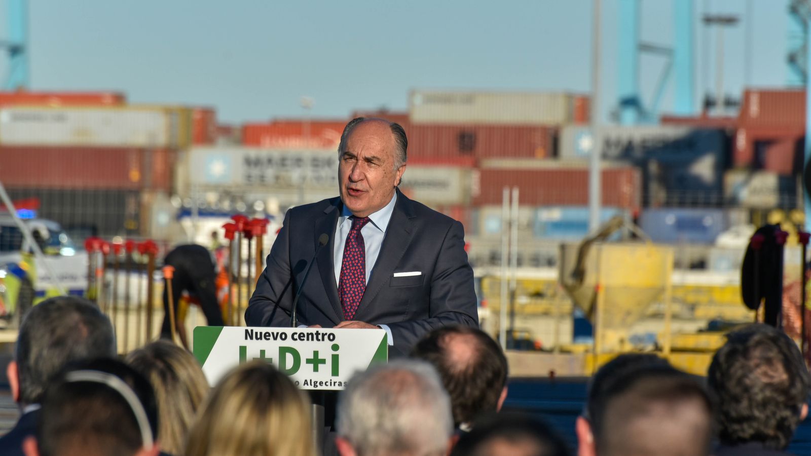 Las fotos del la visita de Juanma Moreno a las obras del Lago maritimo