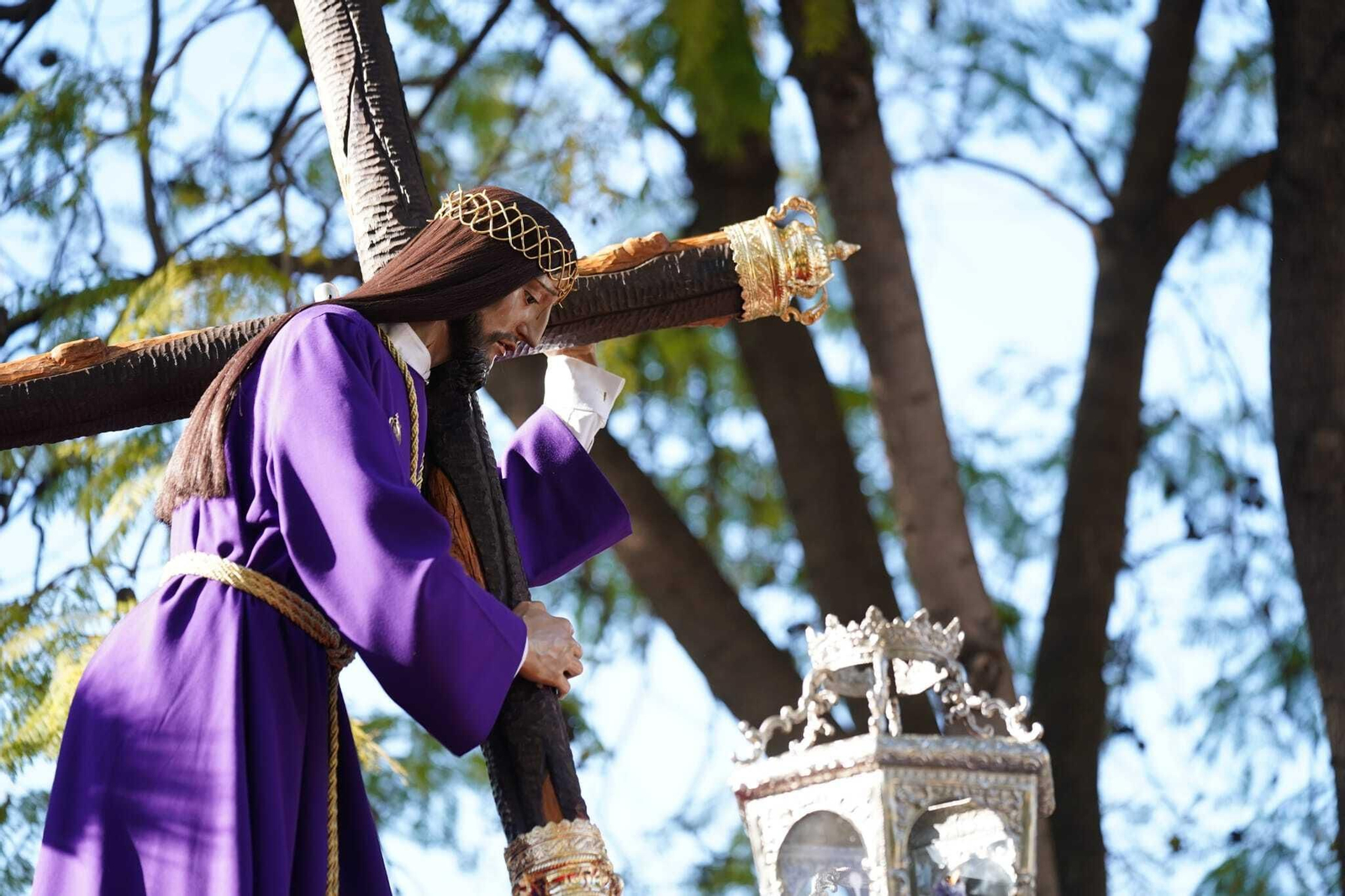 Miércoles Santo en Lucena: La procesión de Nuestro Padre Jesús del Valle y la Amargura, en imágenes