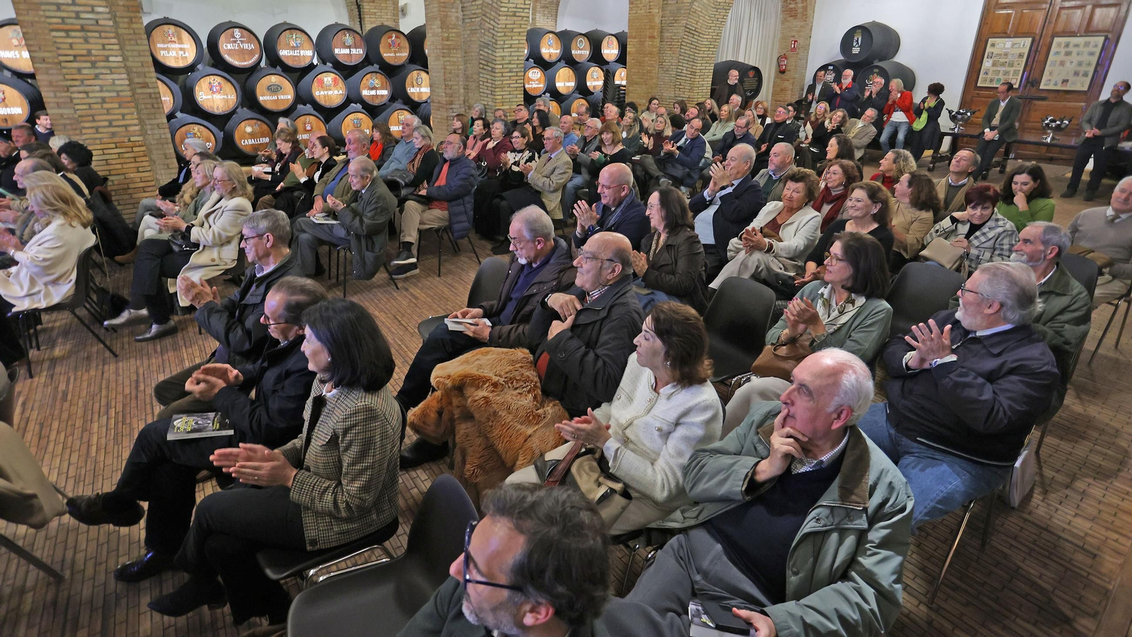 Las fotos de la presentación de 'Sorbos de sacristía', la obra póstuma de Juan Pedro Simó